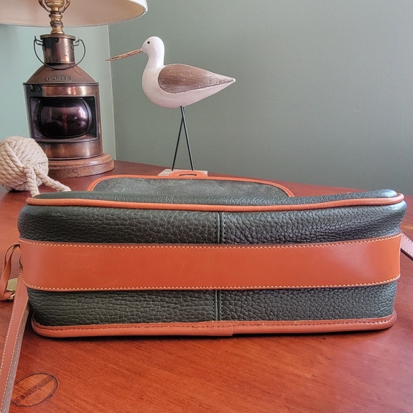 Vintage 1990's Dooney & Bourke large Equestrian in Forest Green - Picture 6 of 11
